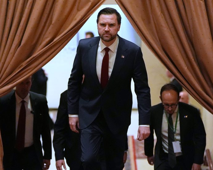 ‘face-to-face’-talks-underway-between-us,-iranian-officials