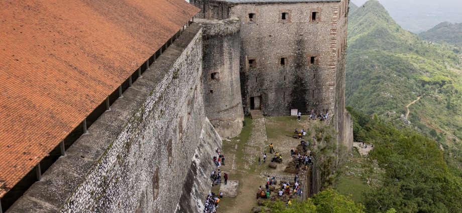 at-least-30-dead-in-stampede-at-haiti’s-historic-citadelle-laferriere