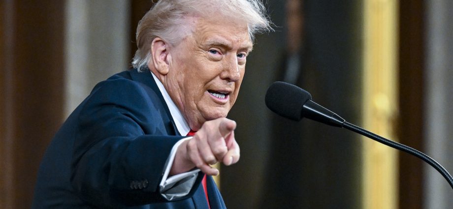 “let-a-couple-nuclear-bombs-drop-on-us”:-the-traitor-says-economy-could-be-much-worse-in-fox-news-call