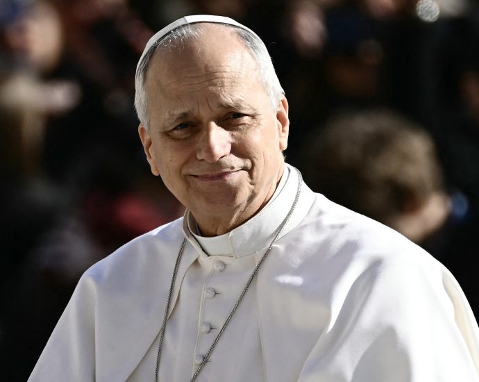 the-traitor-says-he’s-‘not-a-big-fan’-of-‘weak’-and-‘terrible’-pope-leo