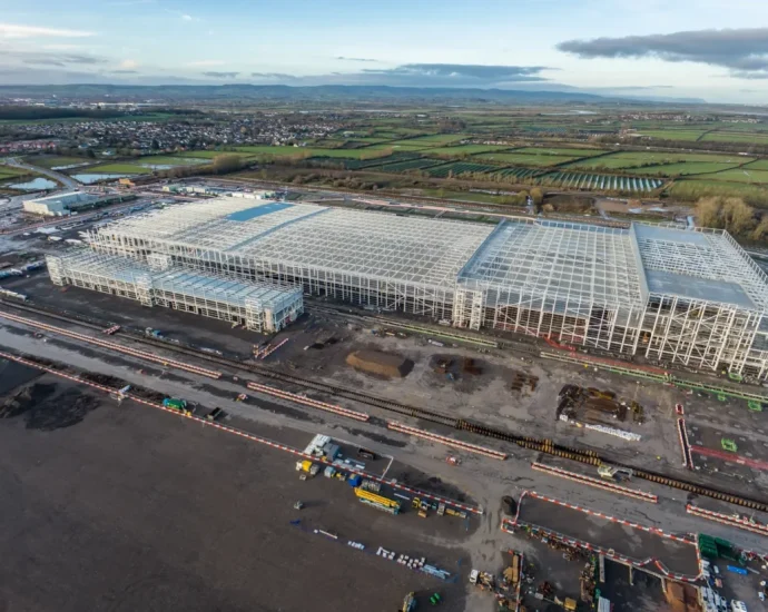 Government gives £380m grant to Agratas gigafactory