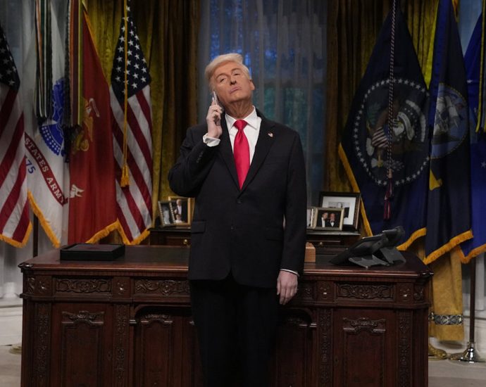 “who-are-you,-me?”:-the-traitor-trashes-melania’s-“insane”-epstein-speech-on-“saturday-night-live”