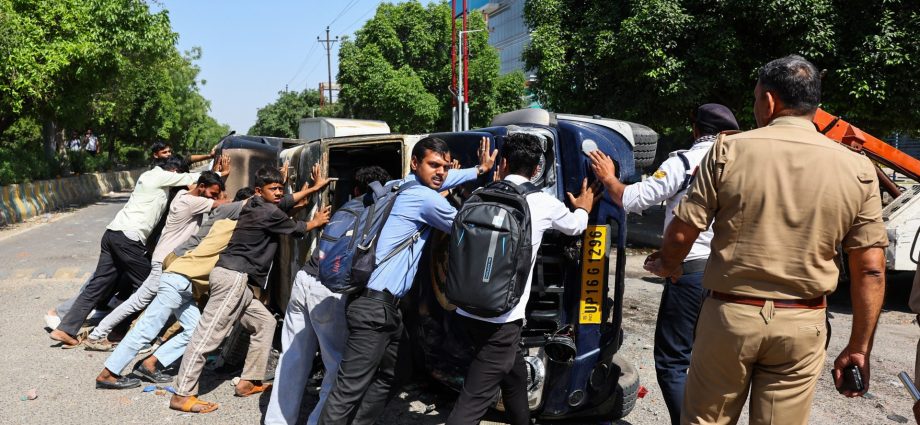 tear-gas-fired-at-india-workers-demanding-higher-wages-as-living-costs-rise