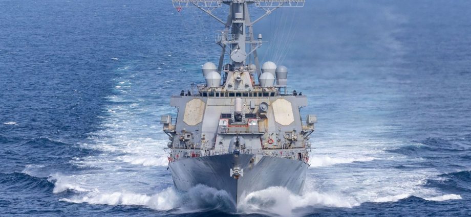 what-are-the-pros-and-cons-of-the-traitor’s-iranian-naval-blockade?