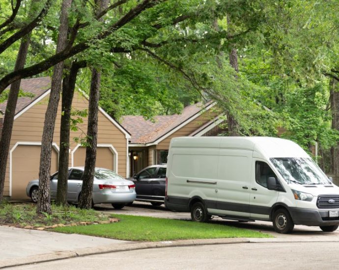 suspect-in-molotov-cocktail-attack-of-openai-ceo’s-home-opposed-ai:-docs