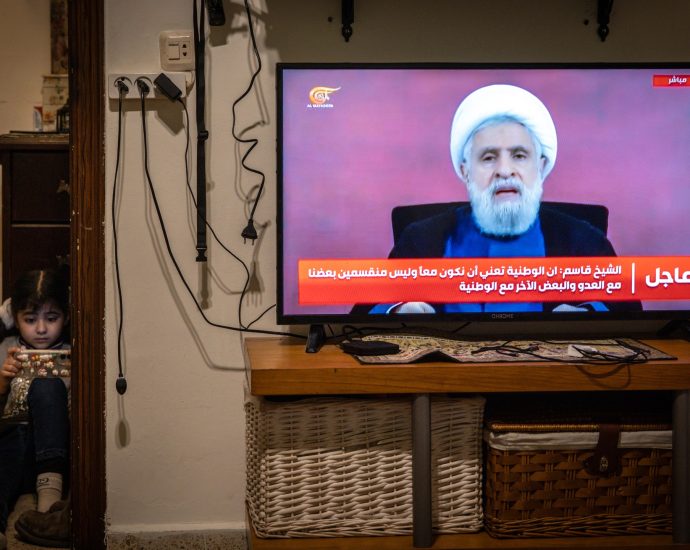 hezbollah-leader-urges-lebanon’s-government-to-pull-out-of-israel-talks