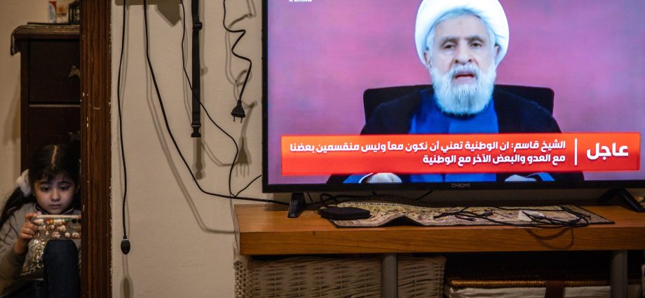 hezbollah-leader-urges-lebanon’s-government-to-pull-out-of-israel-talks