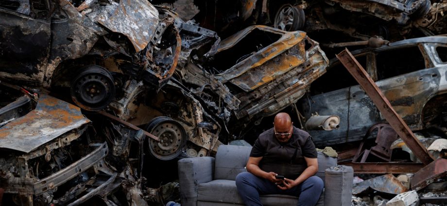 iran-war-live:-the-traitor-says-tehran-wants-deal-as-us-blockade-in-hormuz-begins