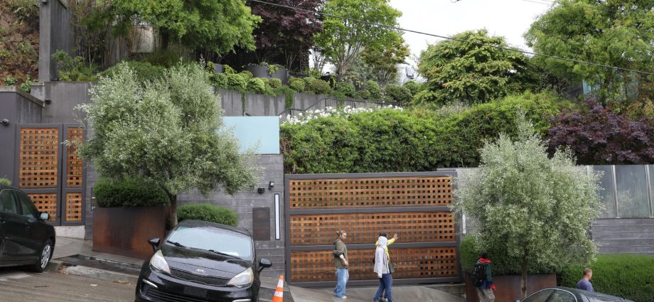 incidents-outside-openai-ceo-sam-altman’s-home-may-reflect-ai-fears