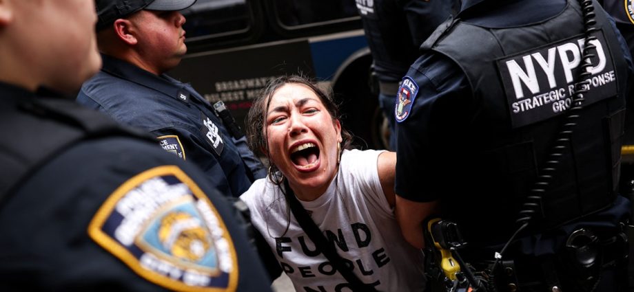 nearly-100-arrested-after-demanding-democrats-block-bombs-to-israel