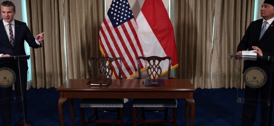 indonesia,-us-sign-‘major’-defence-cooperation-agreement