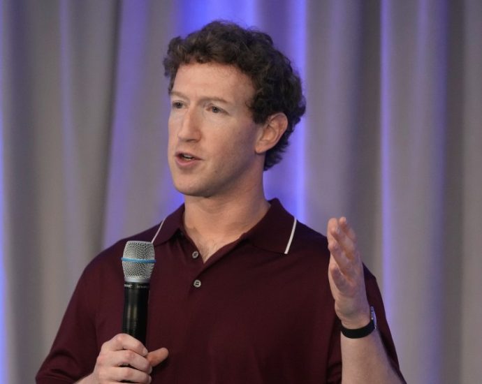 meta-creating-‘ai-mark-zuckerberg’-to-connect-with-employees:-report