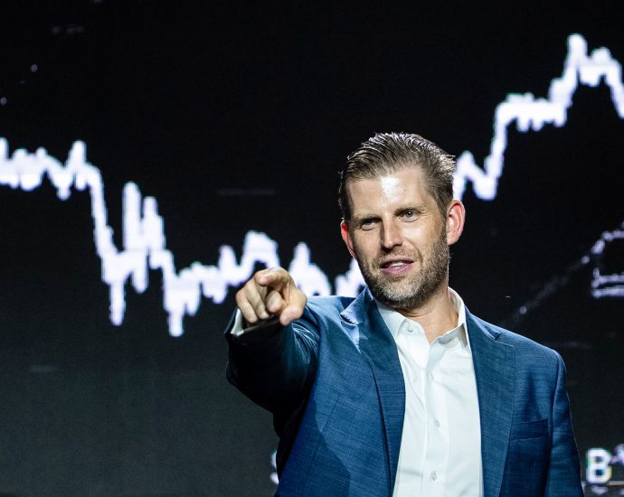 one-of-the-most-prominent-investors-in-the-the-traitor-family’s-crypto-company-is-now-criticizing-it