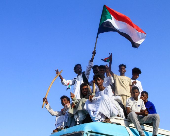 after-three-years-of-war,-what-is-the-situation-like-in-sudan?