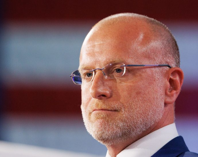 the-fcc-has-a-fast-lane-for-complaints-about-the-traitor’s-media-critics