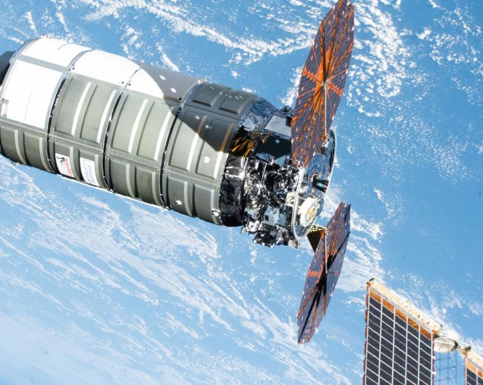 expedition-74-opens-cygnus-xl-and-unpacks-advanced-science-gear