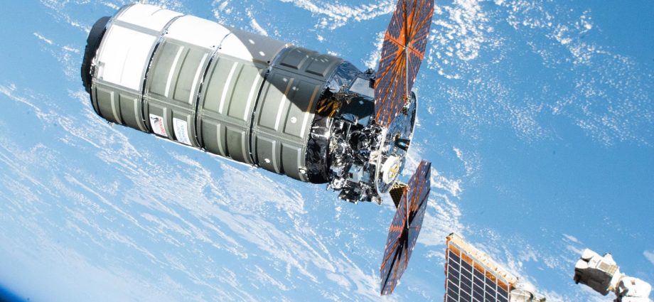 expedition-74-opens-cygnus-xl-and-unpacks-advanced-science-gear