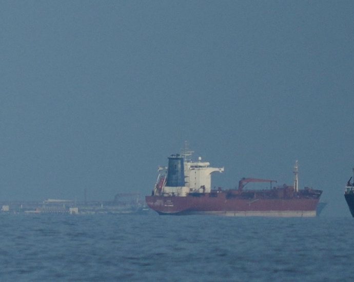 tankers-pass-strait-of-hormuz-on-first-day-of-us.-blockade,-data-shows