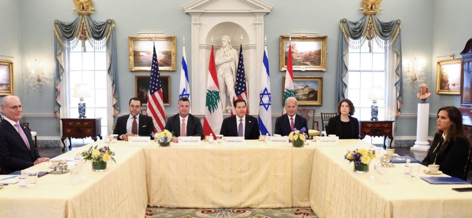 israel-and-lebanon-hold-rare-talks-in-washington,-dc,-amid-iran-war