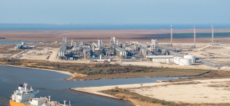 the-iran-war-created-a-global-natural-gas-shortage-—-a-windfall-for-us.-companies