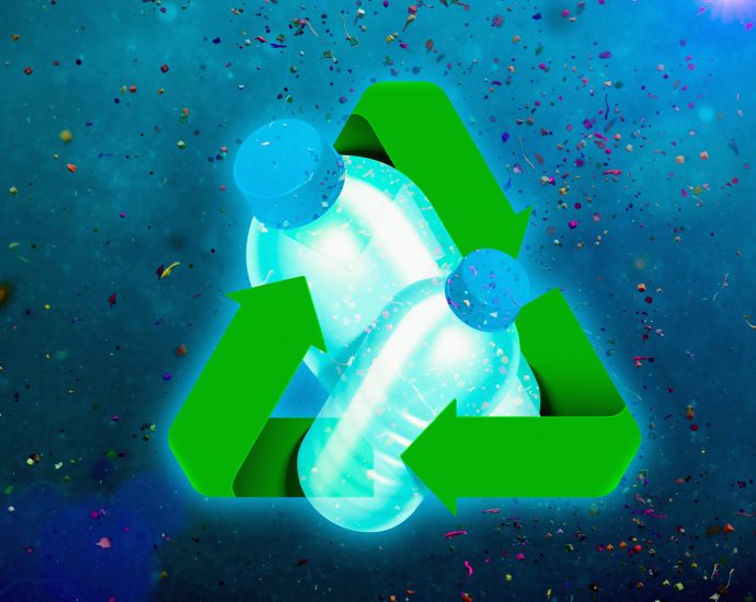 ocean-bacteria-team-up-to-break-down-biodegradable-plastic