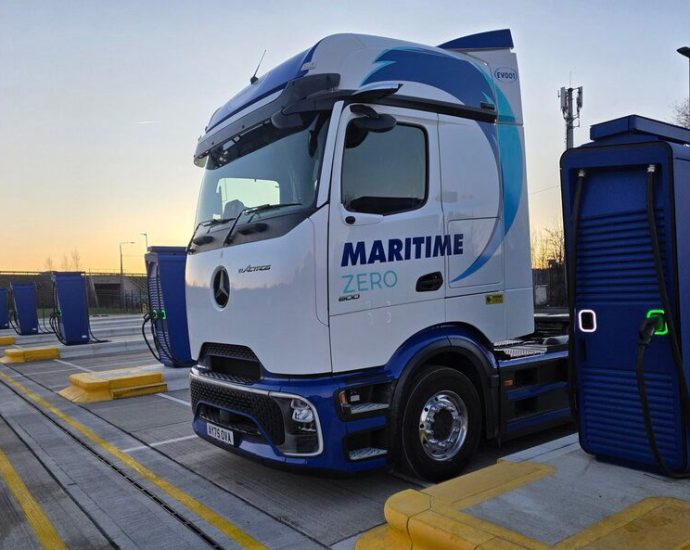 vev-completes-5-mw-heavy-truck-charging-deployment-across-three-uk-logistics-hubs-for-maritime-transport