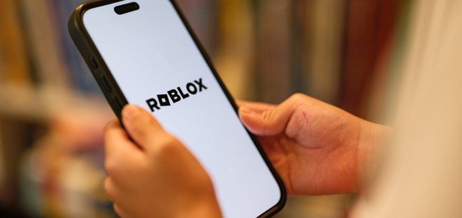 roblox-to-roll-out-new-age-based-accounts,-parental-controls