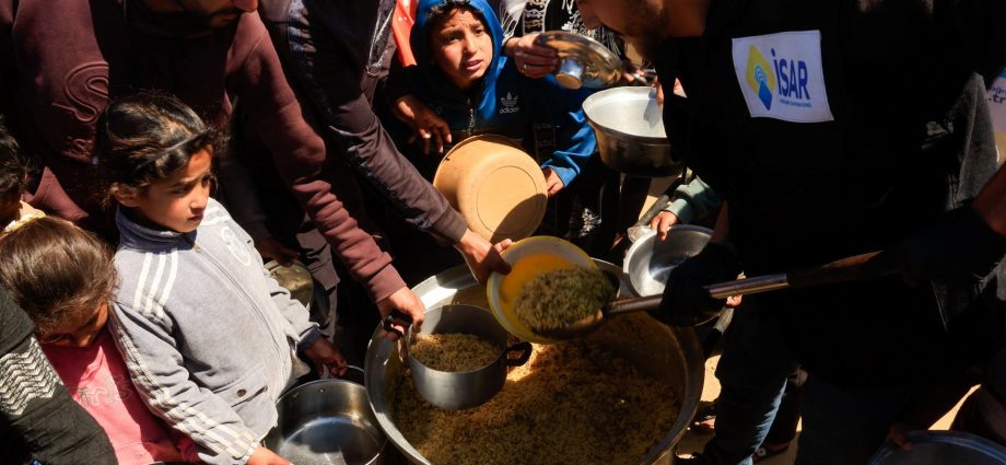 as-world-focuses-on-iran,-israel-‘engineering-starvation-policy’-in-gaza