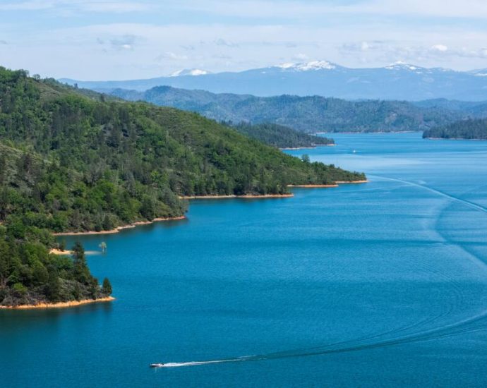 a-gas-that-causes-climate-change-is-bubbling-out-of-reservoirs