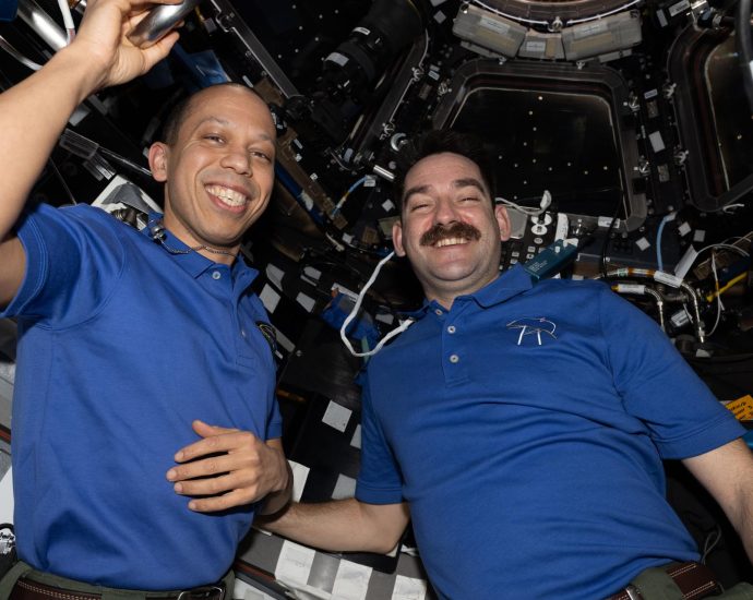 crew-begins-new-space-research-and-installs-new-science-gear