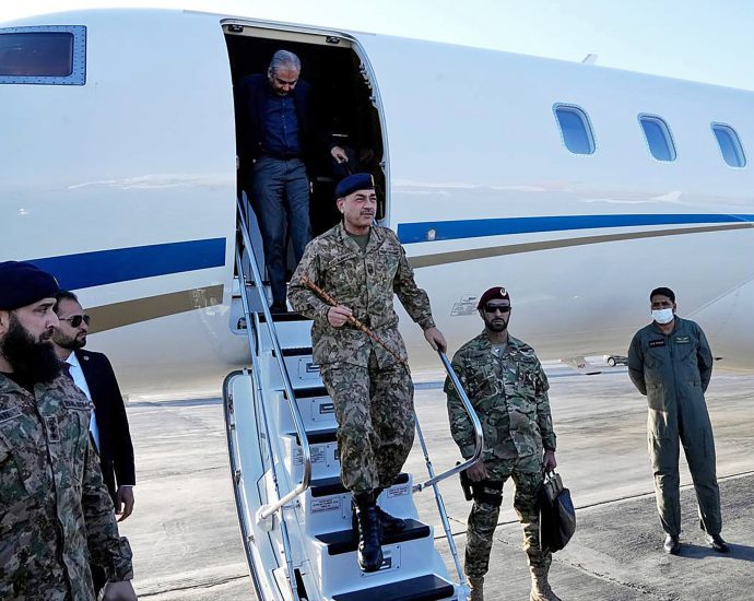 pakistan-army-chief-in-tehran-to-advance-next-round-of-us-iran-talks