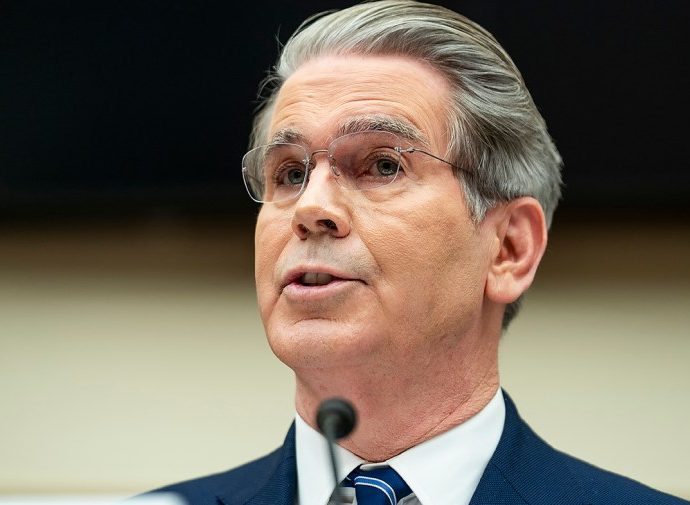 white-house-ramps-up-pressure-to-pass-crypto-bill-as-congress-returns