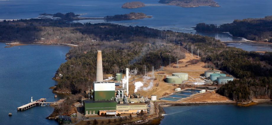 maine-presses-pause-on-large-data-centers.-will-other-states-follow-its-lead?