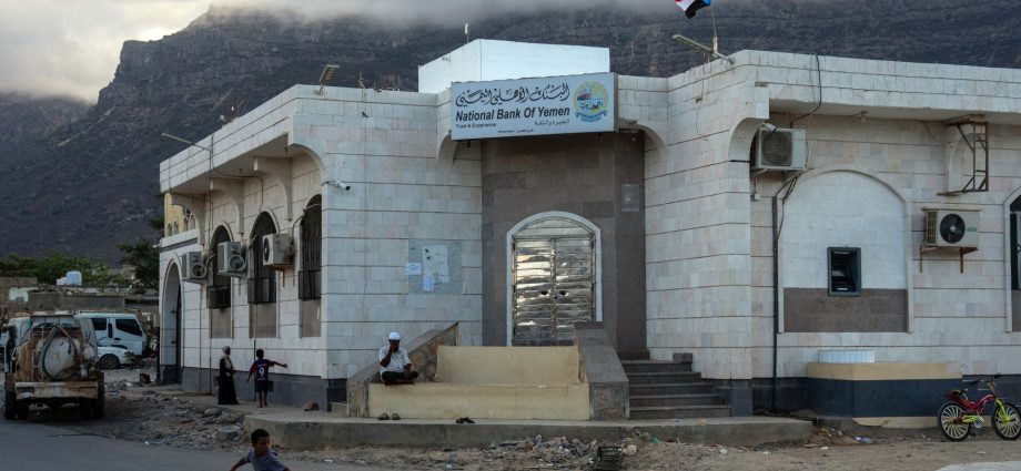 forced-to-drop-out:-yemen’s-children-trade-school-for-survival