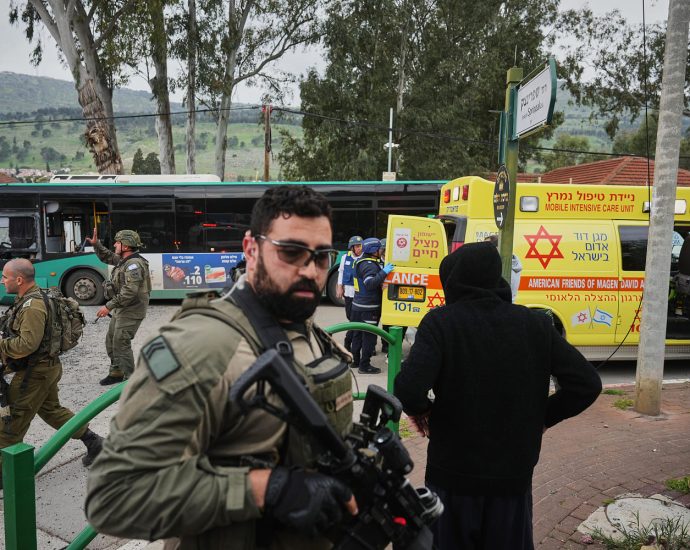 life-at-the-israel-lebanon-border-and-sen.-thom-tillis-critiques-the-traitor’s-cabinet:-morning-rundown