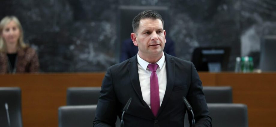 slovenia’s-new-parliament-speaker-claims-he’s-not-pro-russian,-plans-moscow-visit,-promises-referendum-on-nato-exit