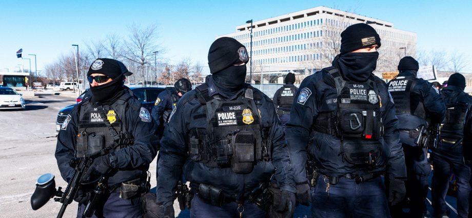 congress-turns-up-pressure-on-dhs-over-palantir’s-role-in-immigration-crackdown