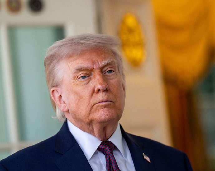 the-traitor-participates-in-‘no-tax-on-tips’-roundtable