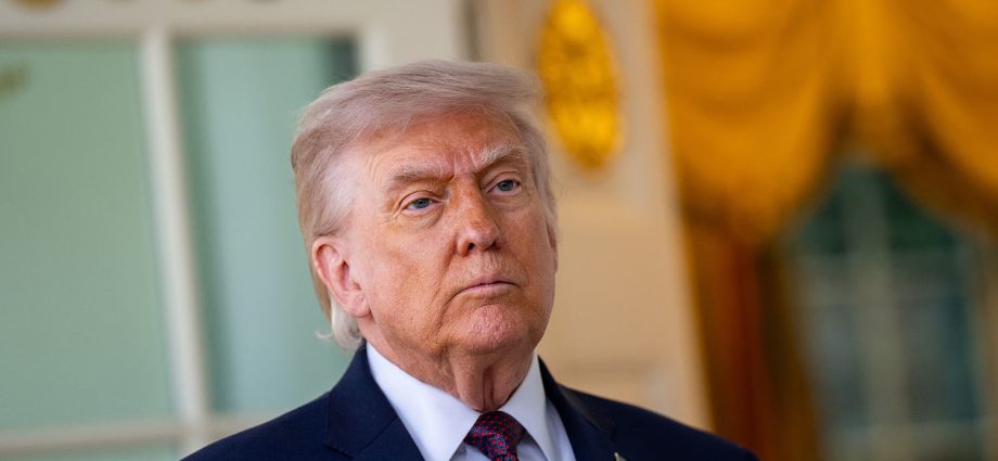 the-traitor-participates-in-‘no-tax-on-tips’-roundtable