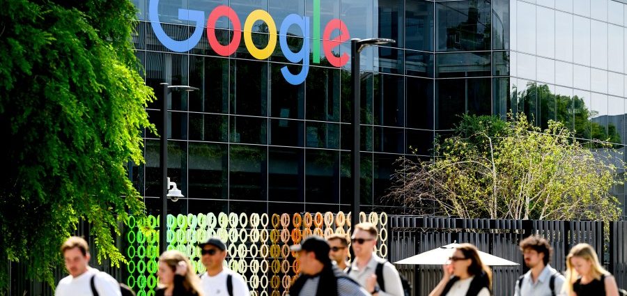 ai-is-a-gold-mine-for-spammers-and-scammers,-but-google-is-using-it-as-a-tool-to-fight-back