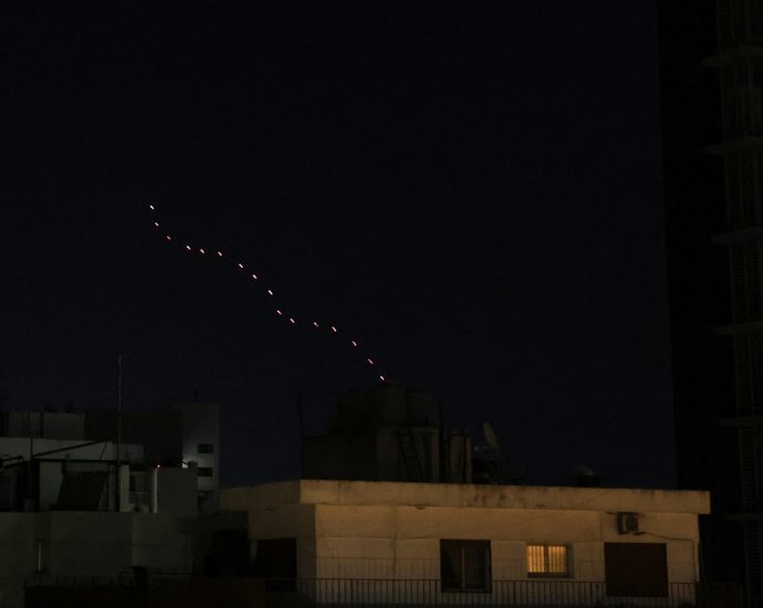 israel-and-lebanon’s-10-day-ceasefire-goes-into-effect