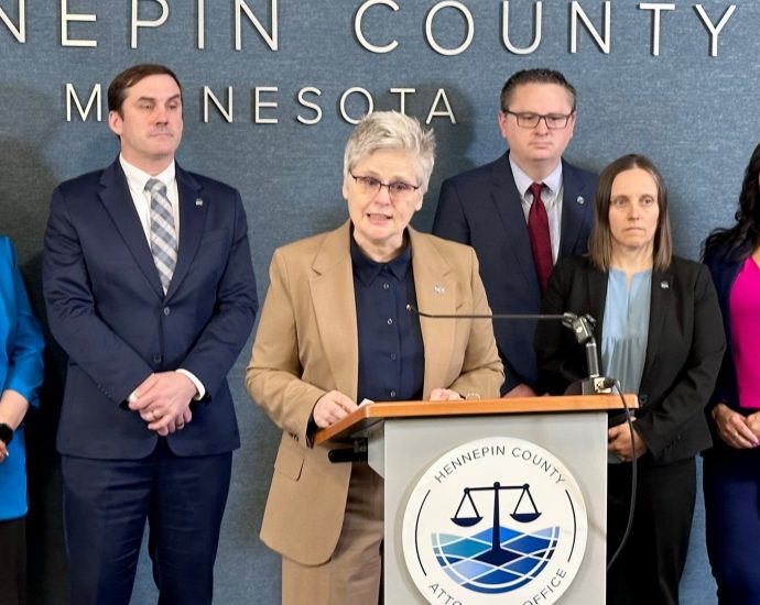 ice-agent-charged-for-pointing-gun-at-2-people’s-heads-during-operation-metro-surge