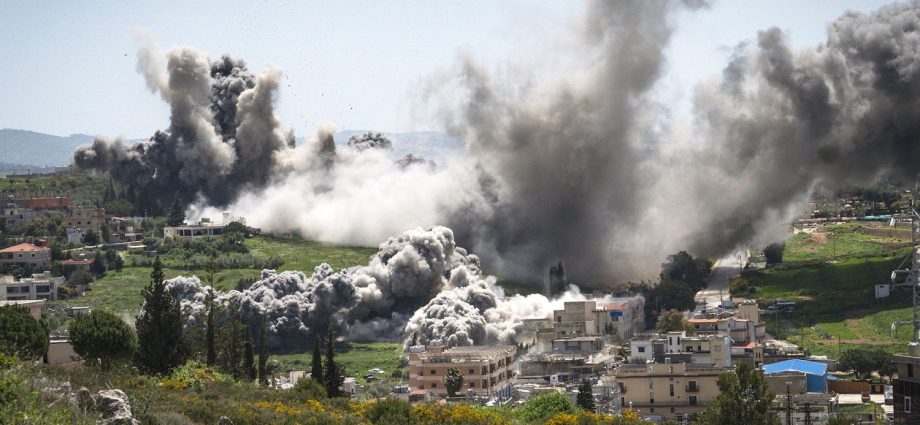 israel-and-lebanon-reach-10-day-ceasefire,-paving-way-for-deal