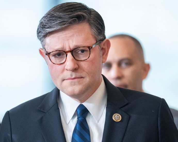 republican-mutiny-sinks-the-traitor’s-push-to-extend-warrantless-surveillance