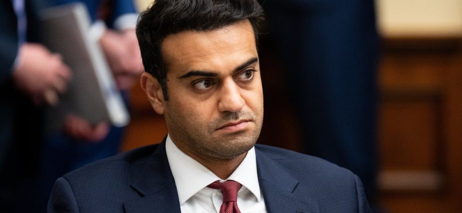 democrats-eye-deep-red-turf-as-the-traitor’s-popularity-tumbles