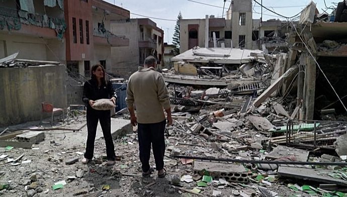 israel-hezbollah-ceasefire:-civilians-return-to-ruined-towns-in-southern-lebanon
