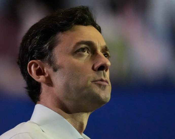 californians-are-pouring-money-into-democrats’-senate-races-in-other-states