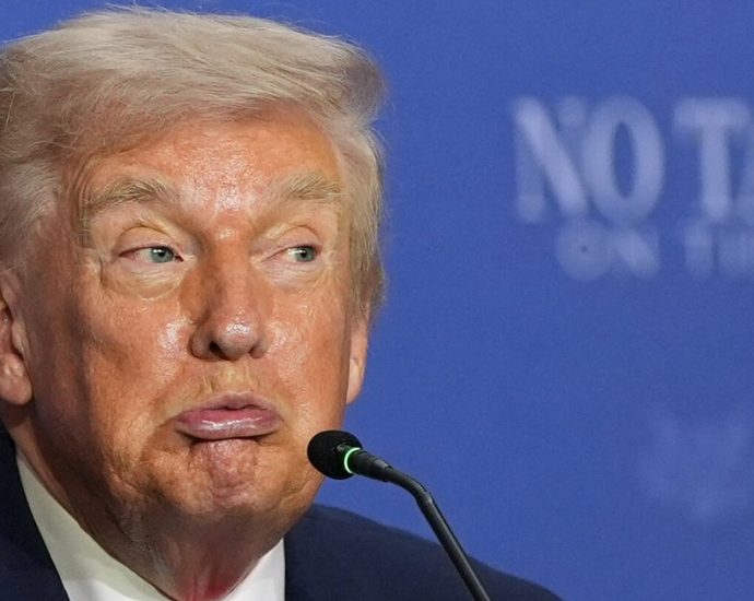 whoops!-the-traitor-just-accidentally-insulted-himself,-and-critics-can’t-stop-laughing