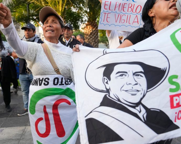 pressure-mounts-on-peru’s-election-authorities-amid-presidential-race-delay