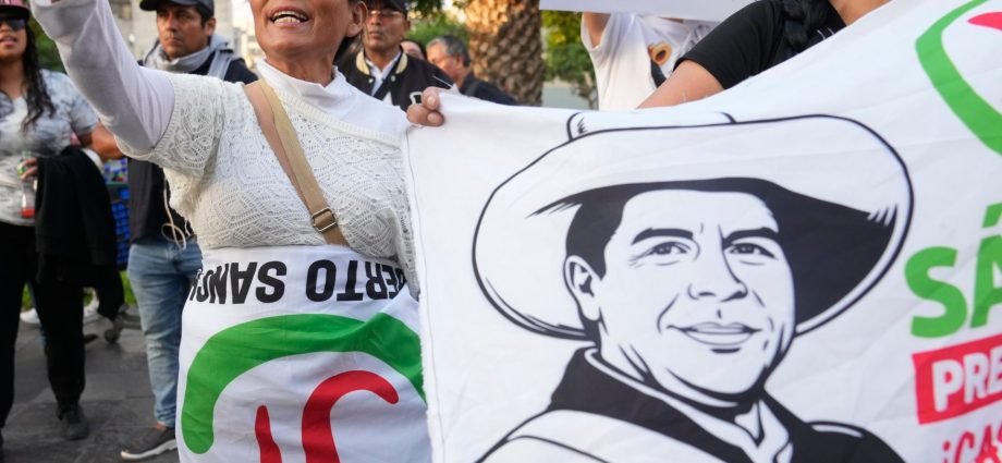 pressure-mounts-on-peru’s-election-authorities-amid-presidential-race-delay